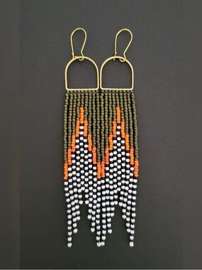 Pebble Beach Bead | Diva V Fringes in Khaki Polka Dot